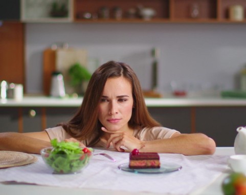 Stresli Günler ve Duygusal Açlık: Yeme Farkındalığınızı Nasıl Artırırsınız?